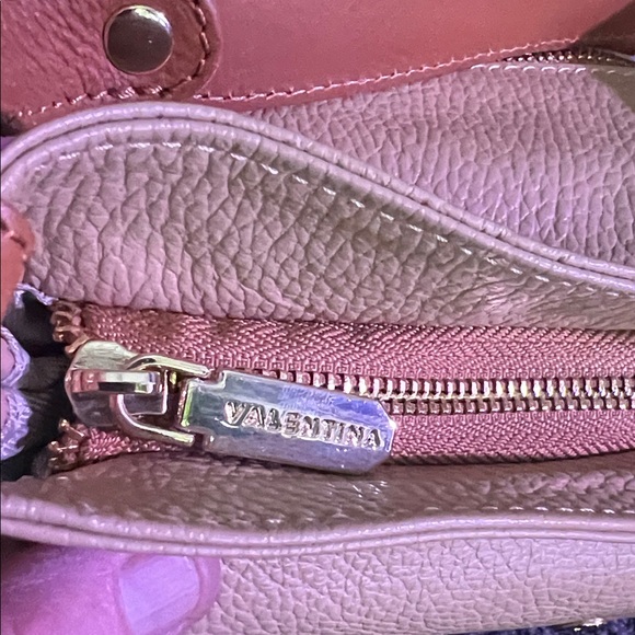 Valentina Elegant Tan Leather Women's Bag - Picture 8 of 13